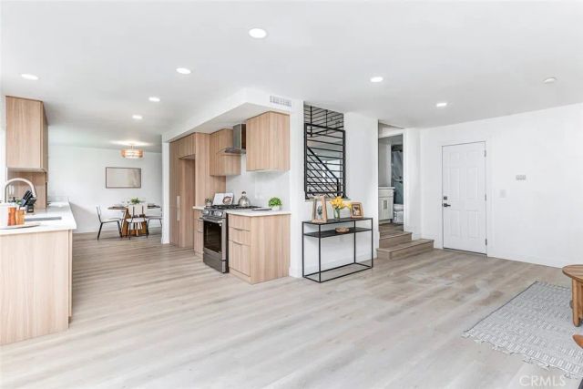 9220 Whitney, Cypress, CA 90630