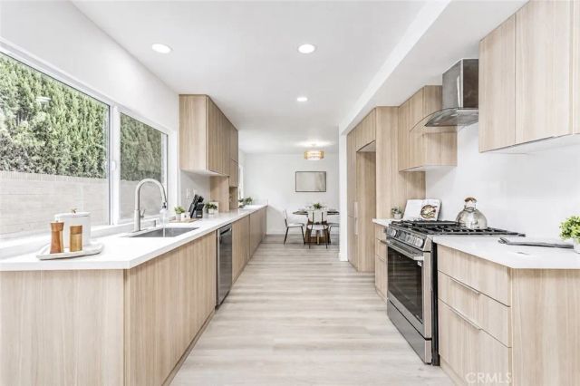 9220 Whitney, Cypress, CA 90630