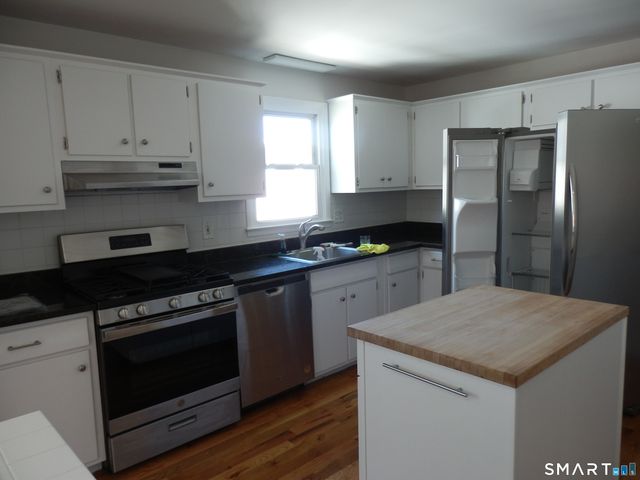 306 Grovers Avenue Second Floor, Bridgeport, CT 06605