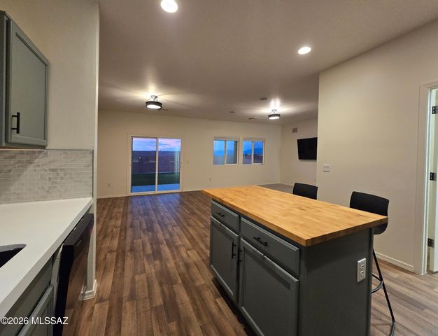 424 W RG Lee Place, Vail, AZ 85641