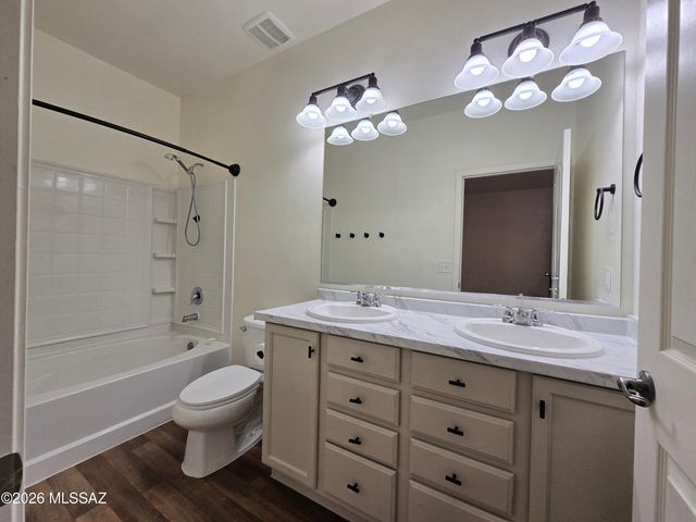 424 W RG Lee Place, Vail, AZ 85641