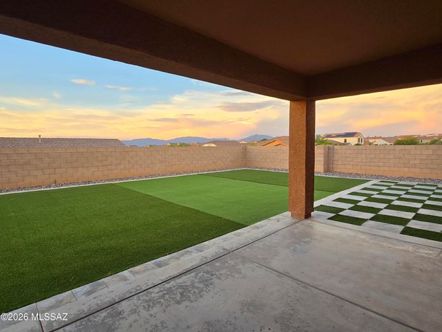 424 W RG Lee Place, Vail, AZ 85641