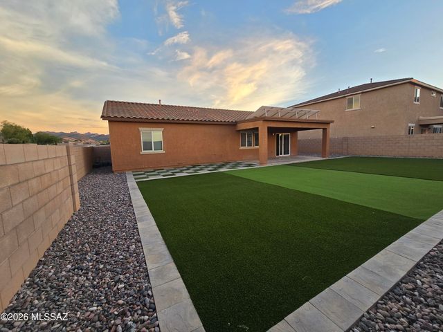 424 W RG Lee Place, Vail, AZ 85641