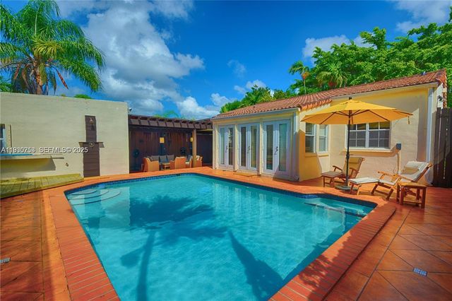 2308 SW 23rd Ter, Miami, FL 33145