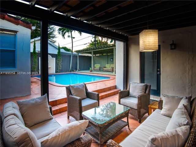 2308 SW 23rd Ter, Miami, FL 33145