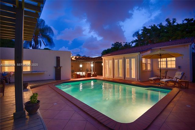 2308 SW 23rd Ter, Miami, FL 33145