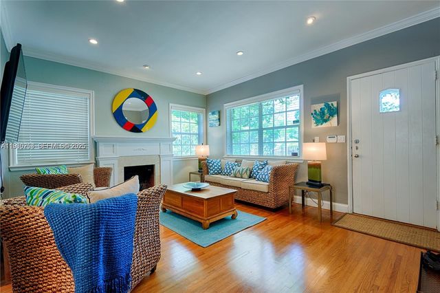 2308 SW 23rd Ter, Miami, FL 33145