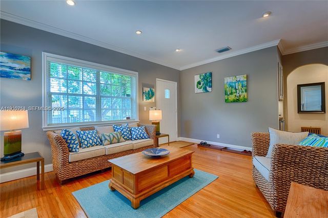 2308 SW 23rd Ter, Miami, FL 33145