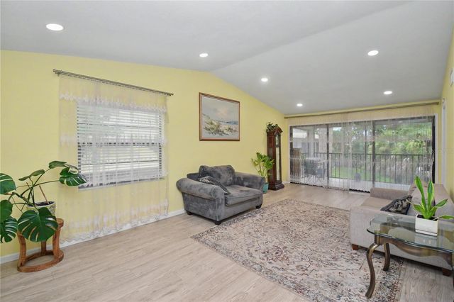 5677 SUMMER SIDE LANE 31B, Sarasota, FL 34231
