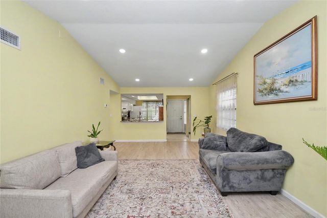 5677 SUMMER SIDE LANE 31B, Sarasota, FL 34231