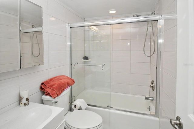 5677 SUMMER SIDE LANE 31B, Sarasota, FL 34231