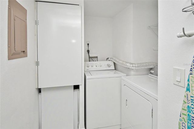 5677 SUMMER SIDE LANE 31B, Sarasota, FL 34231
