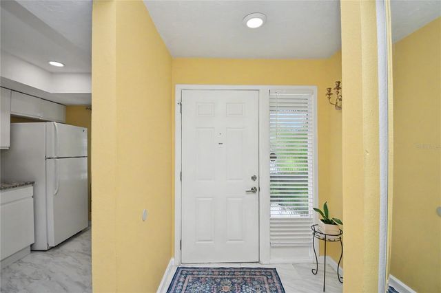 5677 SUMMER SIDE LANE 31B, Sarasota, FL 34231