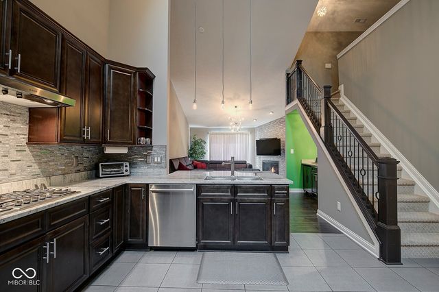 9732 Highpoint Ridge 101, Fishers, IN 46037