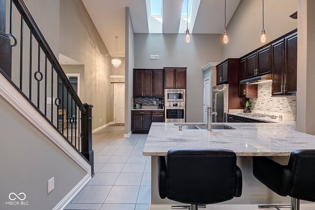 9732 Highpoint Ridge 101, Fishers, IN 46037