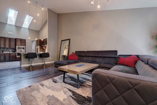 9732 Highpoint Ridge 101, Fishers, IN 46037