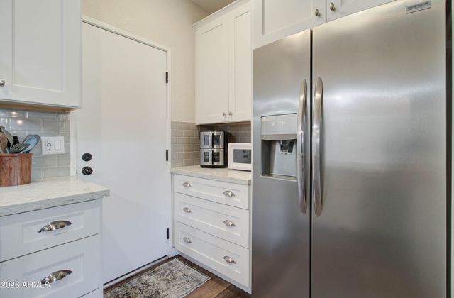 1633 E LAKESIDE Drive 170, Gilbert, AZ 85234