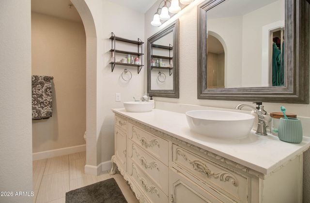 1633 E LAKESIDE Drive 170, Gilbert, AZ 85234