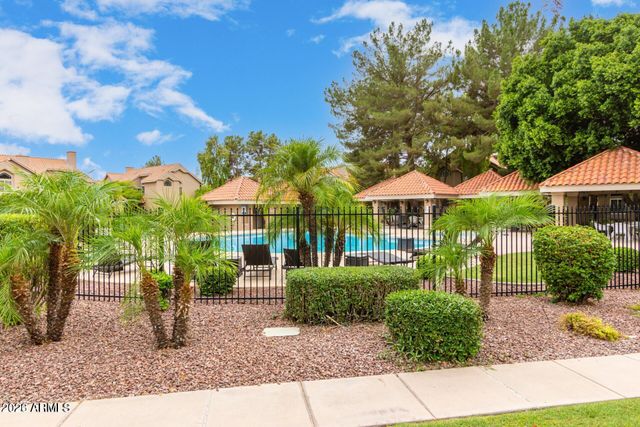 1633 E LAKESIDE Drive 170, Gilbert, AZ 85234