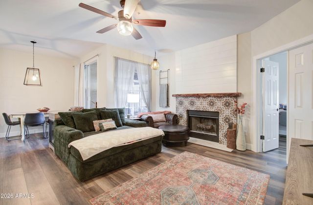 1633 E LAKESIDE Drive 170, Gilbert, AZ 85234