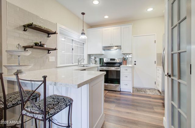 1633 E LAKESIDE Drive 170, Gilbert, AZ 85234