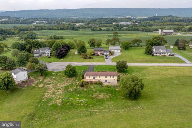 201 KELLEY CT, Grantville, PA 17028
