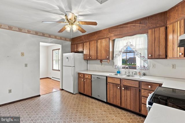 201 KELLEY CT, Grantville, PA 17028
