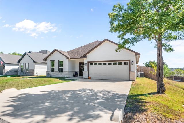 2415 Beverly Drive, Granbury, TX 76048