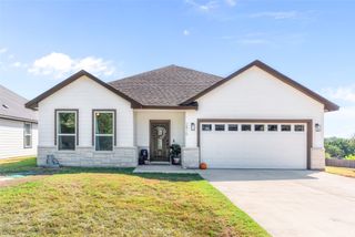 2415 Beverly Drive, Granbury, TX 76048