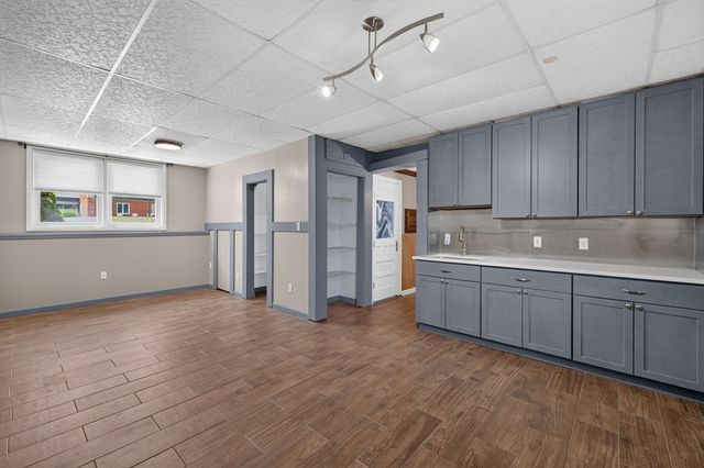 158 Amity St, Fall River, MA 02721