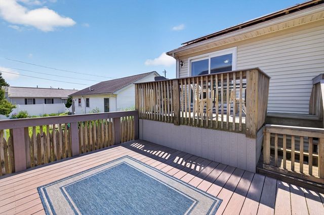 158 Amity St, Fall River, MA 02721