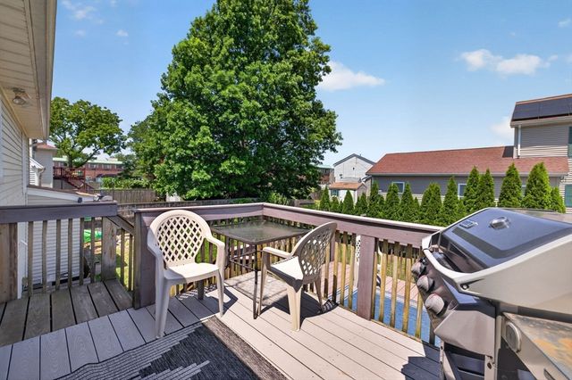 158 Amity St, Fall River, MA 02721