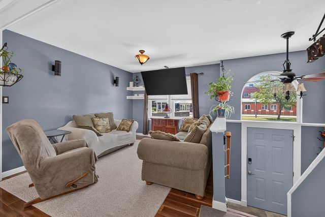 158 Amity St, Fall River, MA 02721