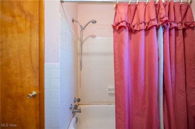 41 Burl Road, Parkersburg, WV 26104