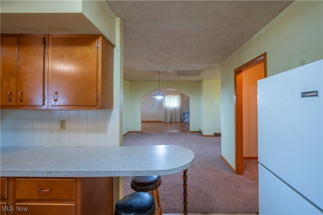 41 Burl Road, Parkersburg, WV 26104