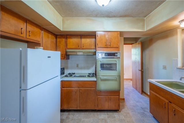 41 Burl Road, Parkersburg, WV 26104