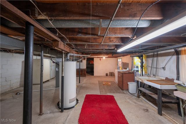 41 Burl Road, Parkersburg, WV 26104