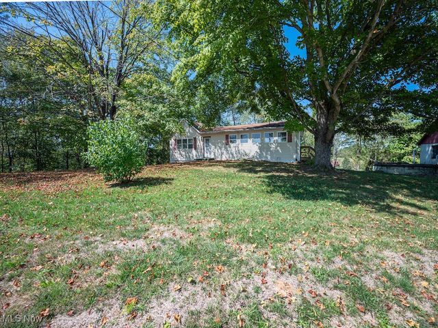 41 Burl Road, Parkersburg, WV 26104