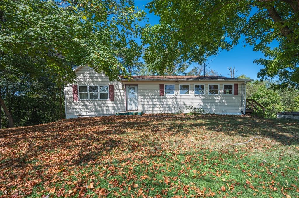 41 Burl Road, Parkersburg, WV 26104
