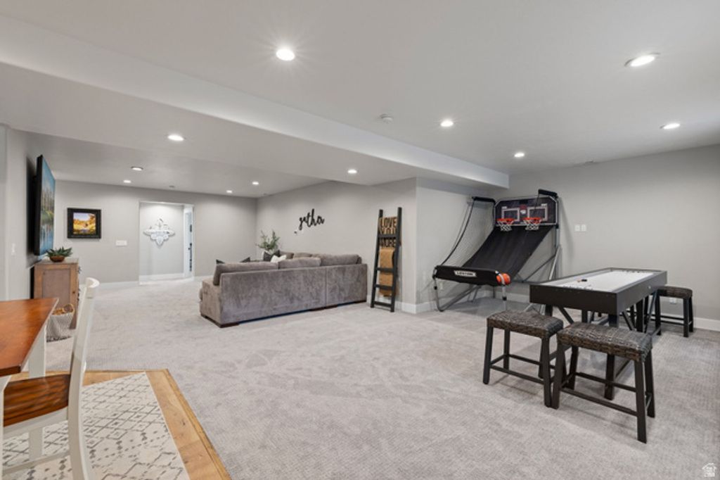Image 37 of property listing at 3648 W CREEK MEADOW RD, Riverton, UT 84065