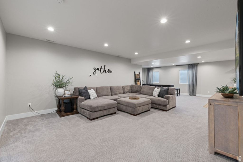 Image 38 of property listing at 3648 W CREEK MEADOW RD, Riverton, UT 84065
