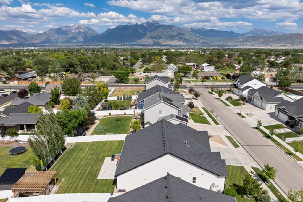 Image 57 of property listing at 3648 W CREEK MEADOW RD, Riverton, UT 84065