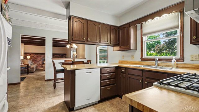 1383 Cranbrook Drive, Saginaw, MI 48638