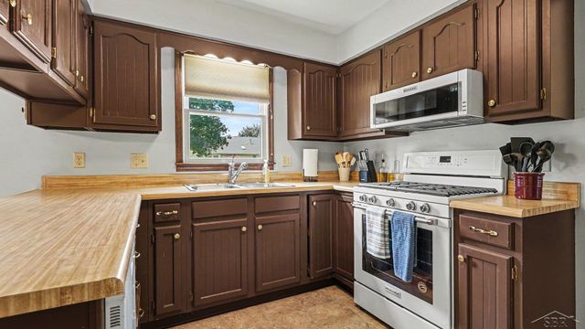 1383 Cranbrook Drive, Saginaw, MI 48638