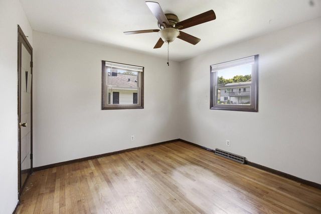 1367 Balsam PLACE, West Bend, WI 53095