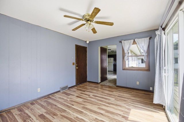 1367 Balsam PLACE, West Bend, WI 53095