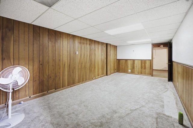 1367 Balsam PLACE, West Bend, WI 53095