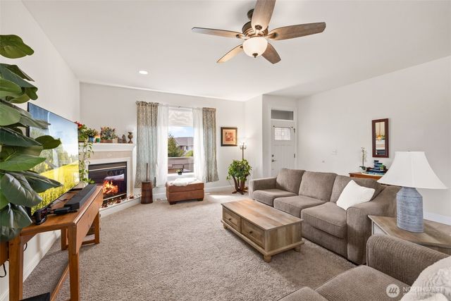 433 Big Leaf Court, Sequim, WA 98382
