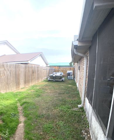 2216 Acadian Dr, Houma, LA 70363