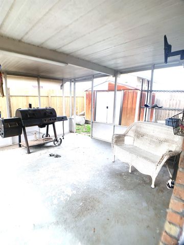 2216 Acadian Dr, Houma, LA 70363